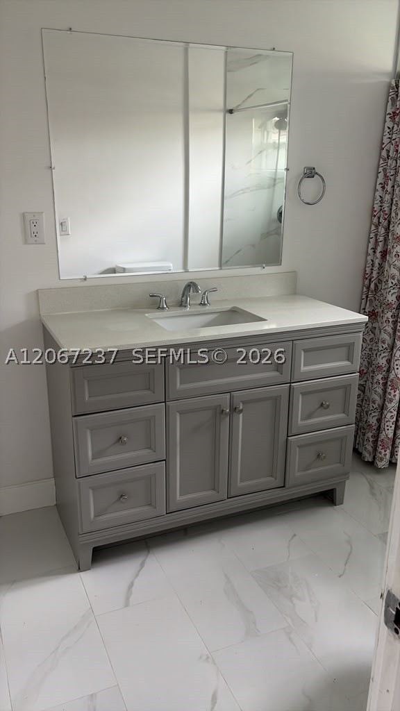 170 E 46th St 2 Property Photo 16
