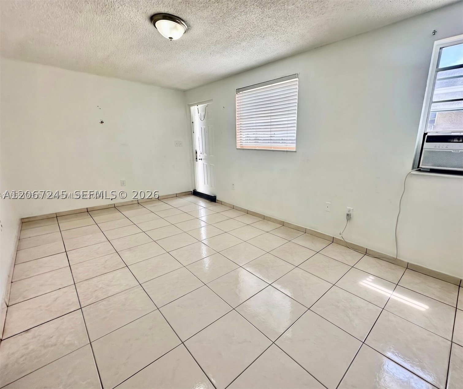 718 Sw 11th Ave 8 Property Photo 2