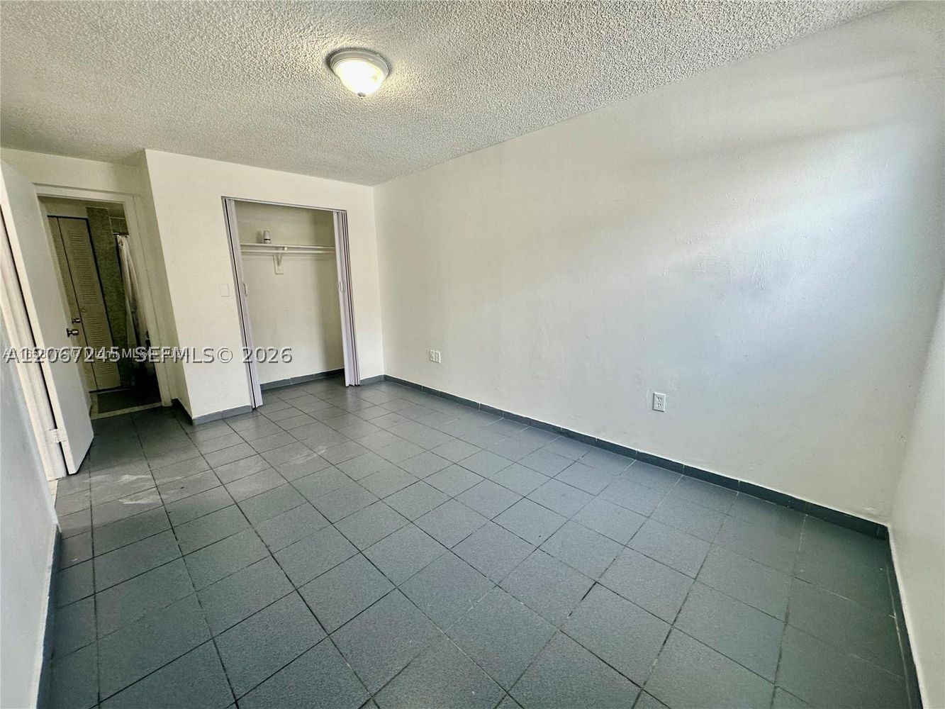 718 Sw 11th Ave 8 Property Photo 3