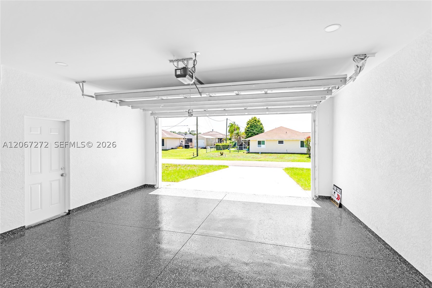 718 718 Robert Ave Property Photo 6