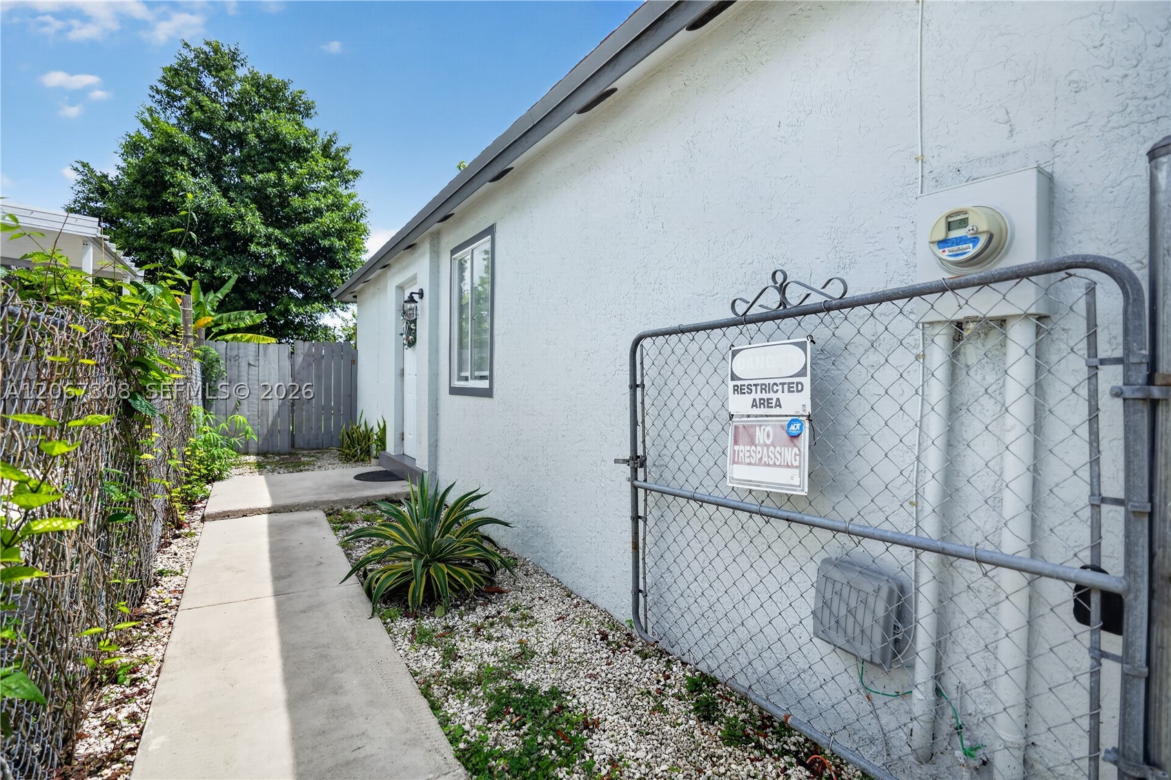 12219 Sw 198th Ter Property Photo 3