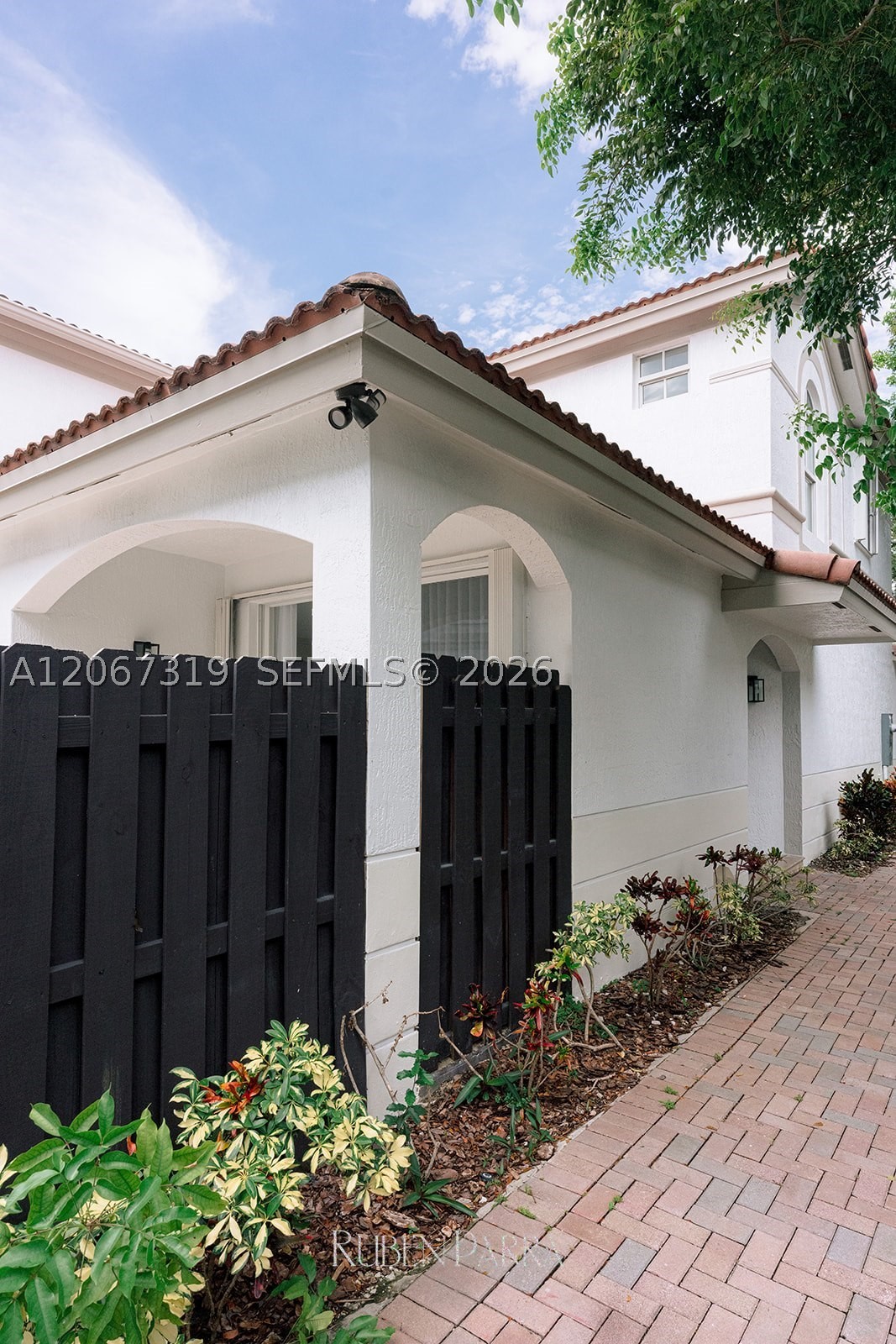 8167 Nw 108th Ct . Property Photo 3