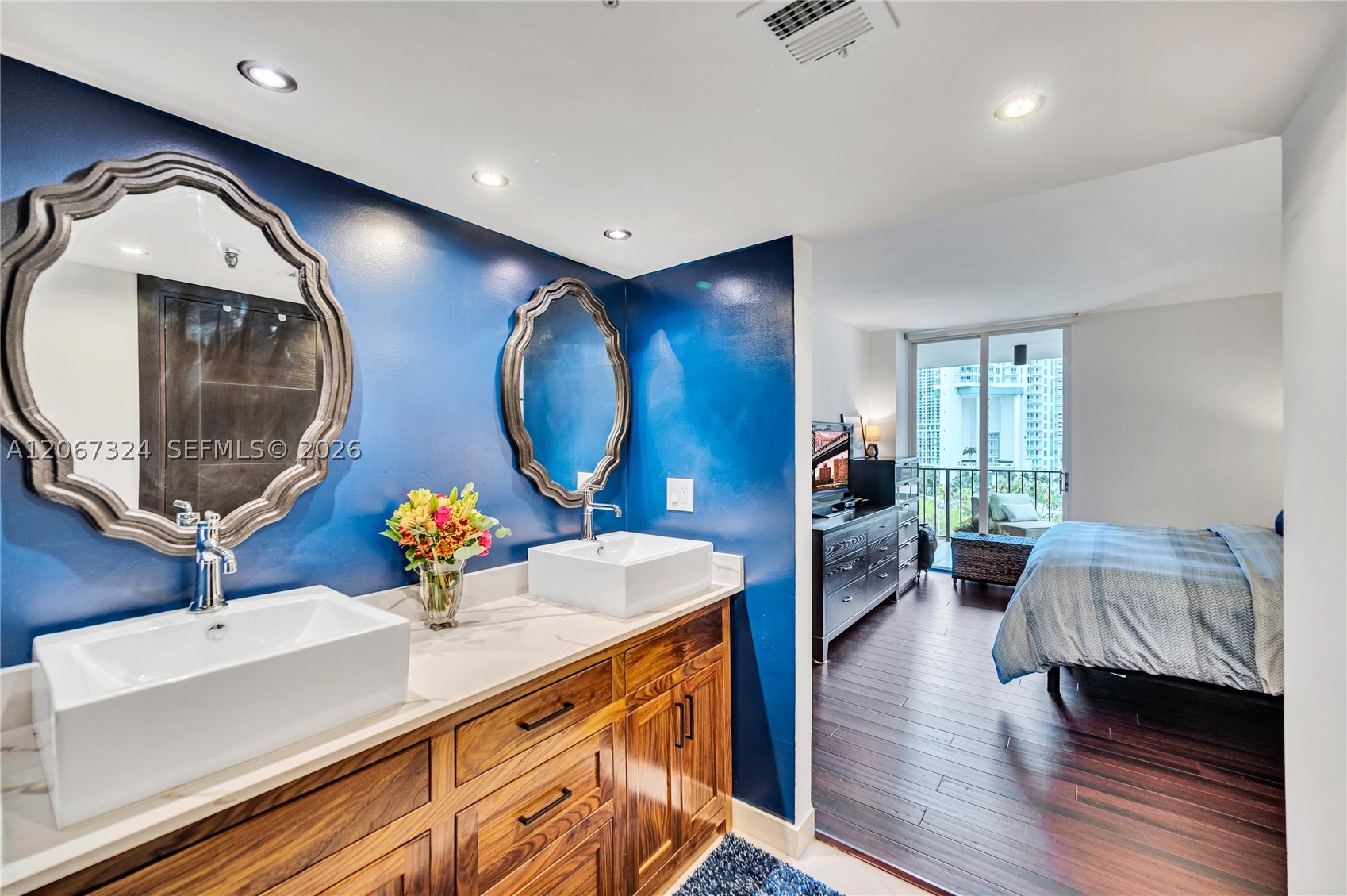 520 Brickell Key Dr A1012 Property Photo 15