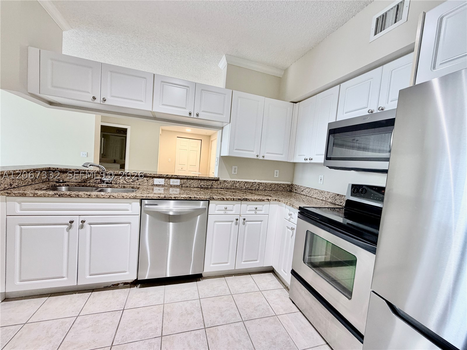 17100 N Bay Rd 1105 Property Photo 4