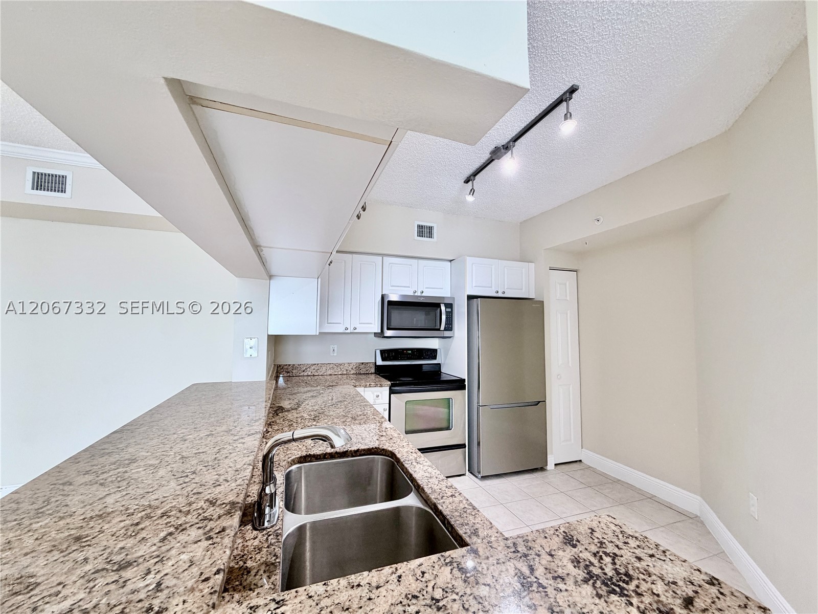 17100 N Bay Rd 1105 Property Photo 5