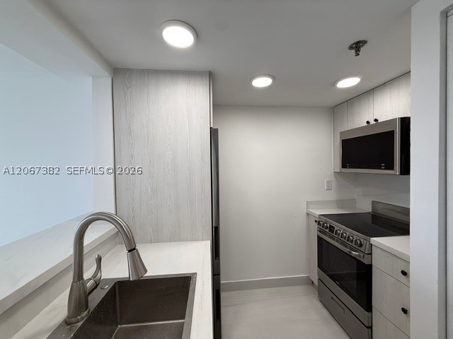 540 Brickell Key Dr 1024 Property Photo 9