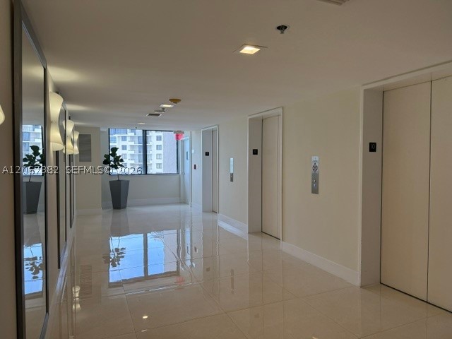 540 Brickell Key Dr 1024 Property Photo 17