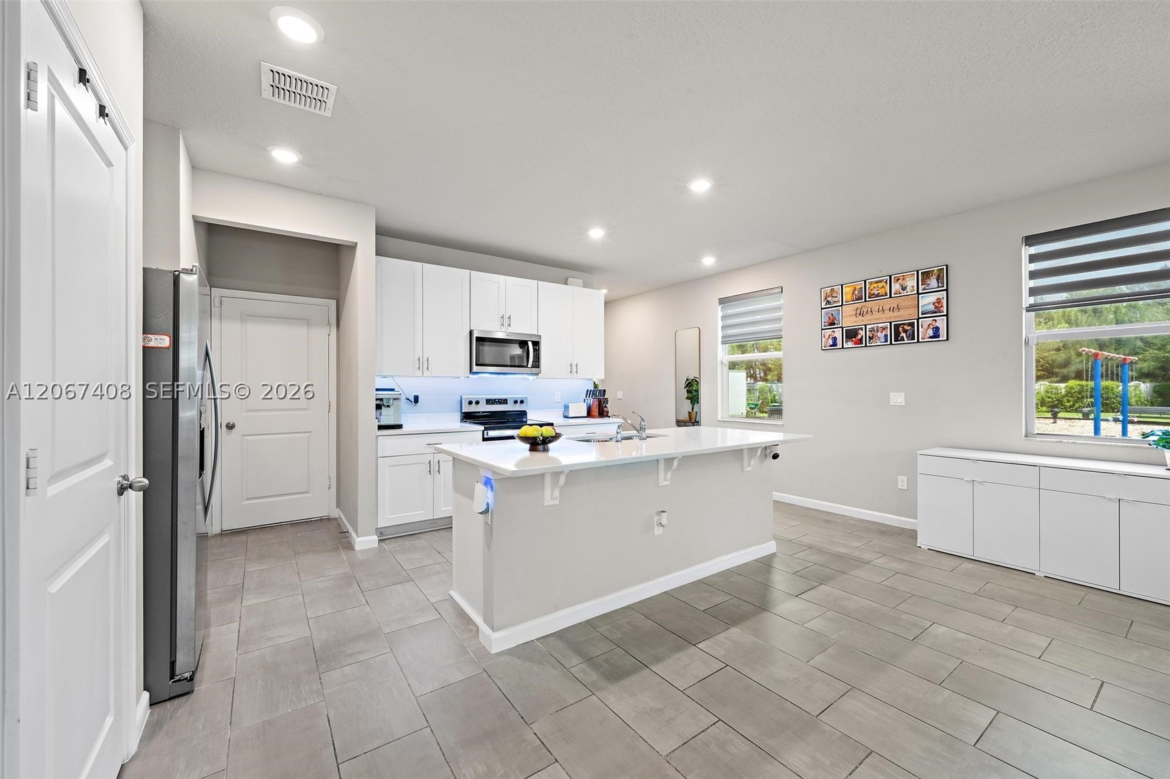 1616 Lindley St Property Photo 5
