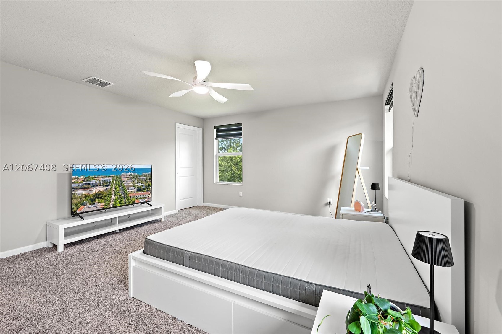 1616 Lindley St Property Photo 19