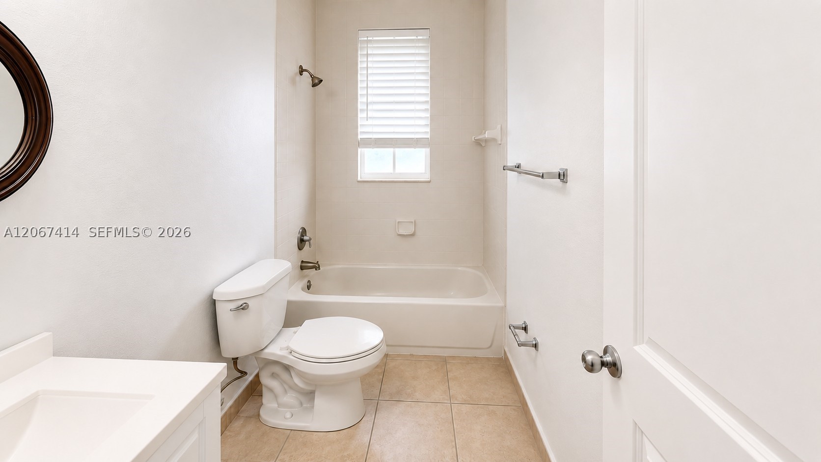 1652 Se 28th St 200 Property Photo 4