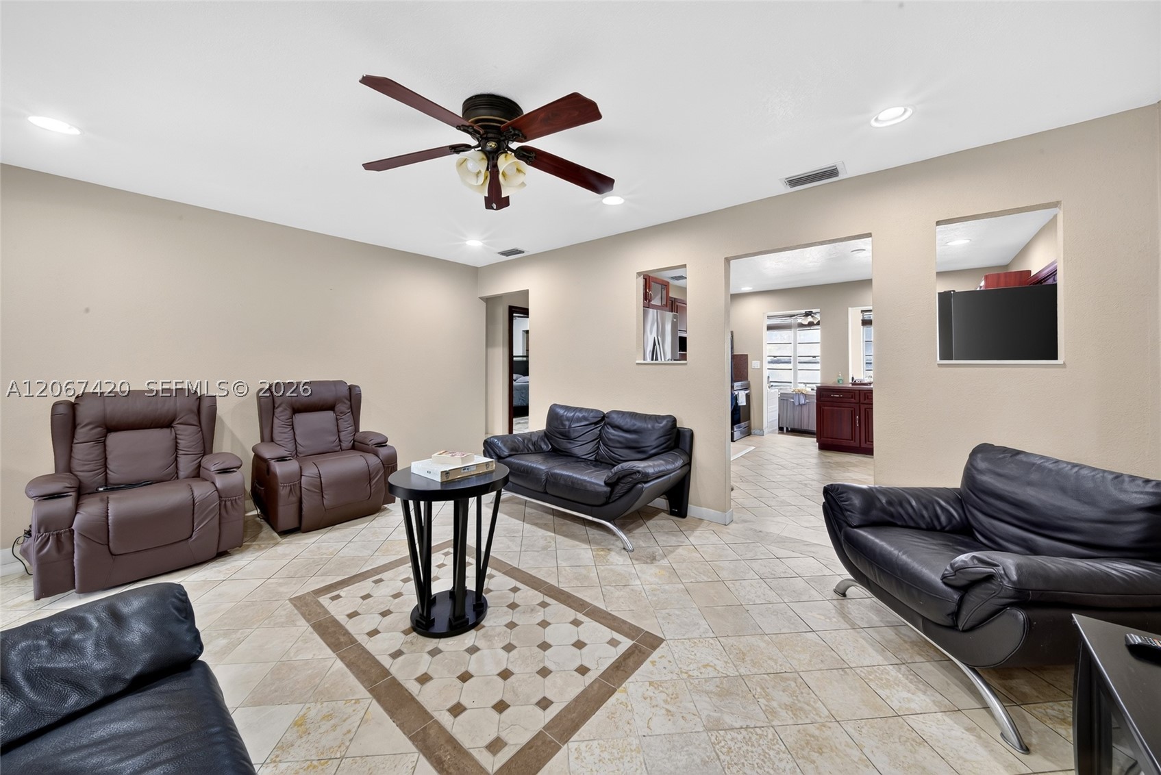 15130 S River Dr Property Photo 10