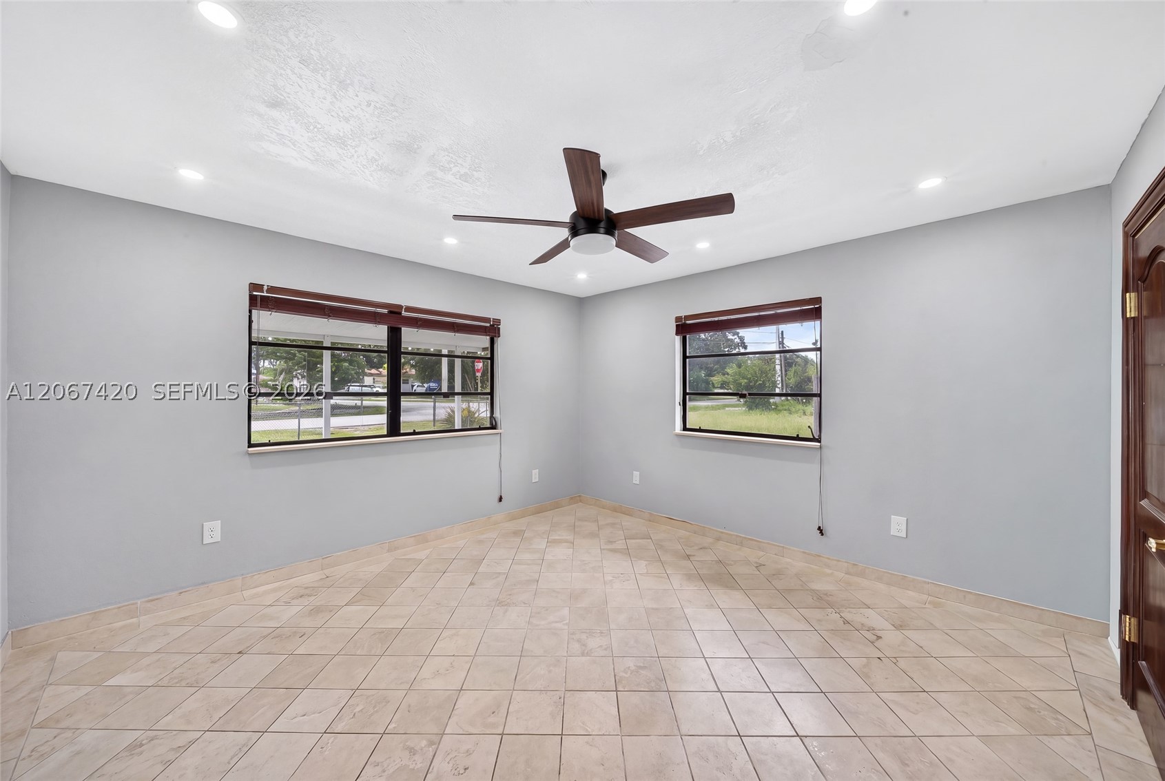 15130 S River Dr Property Photo 21