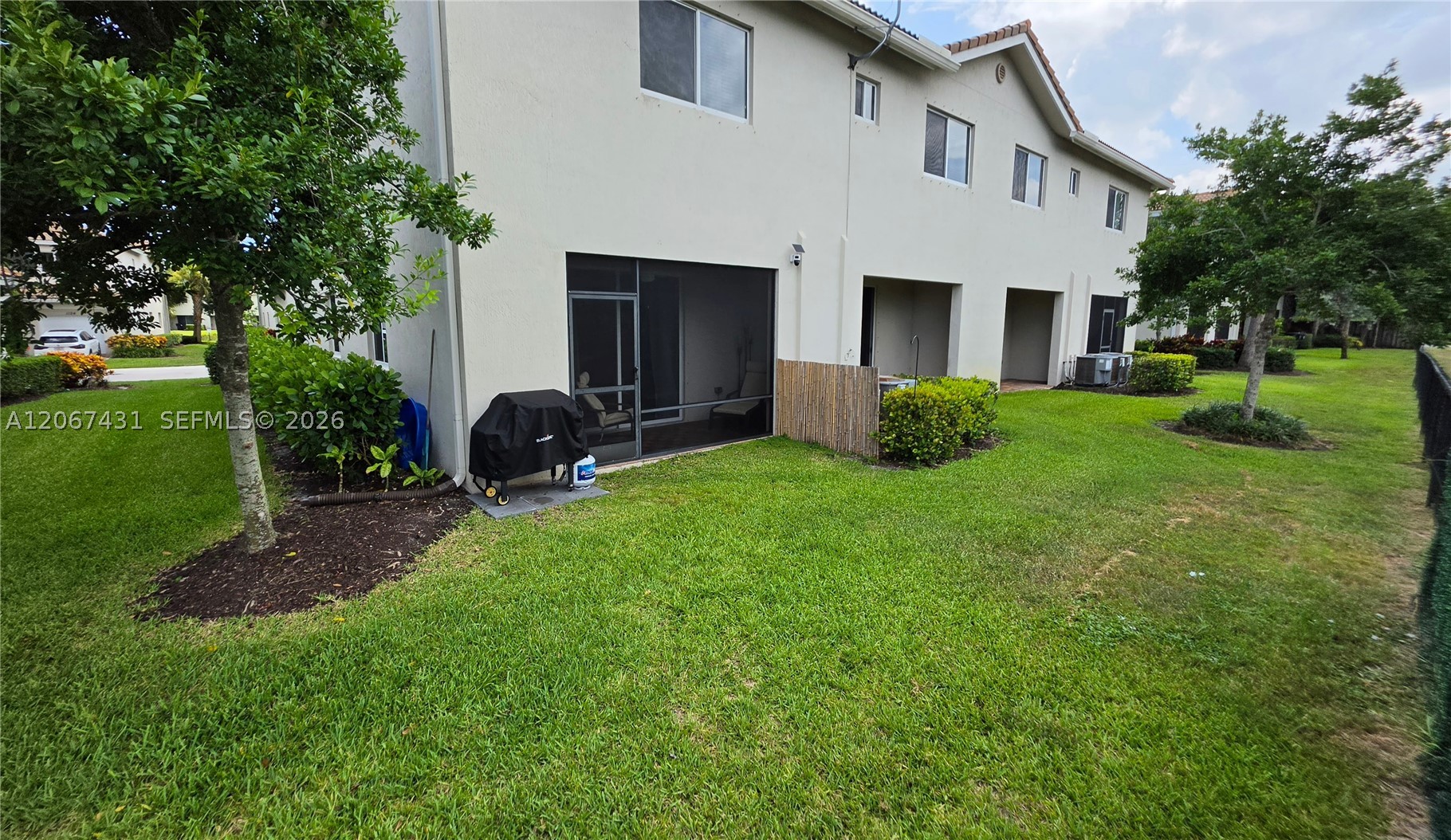 1127 Vermilion Dr Property Photo 33