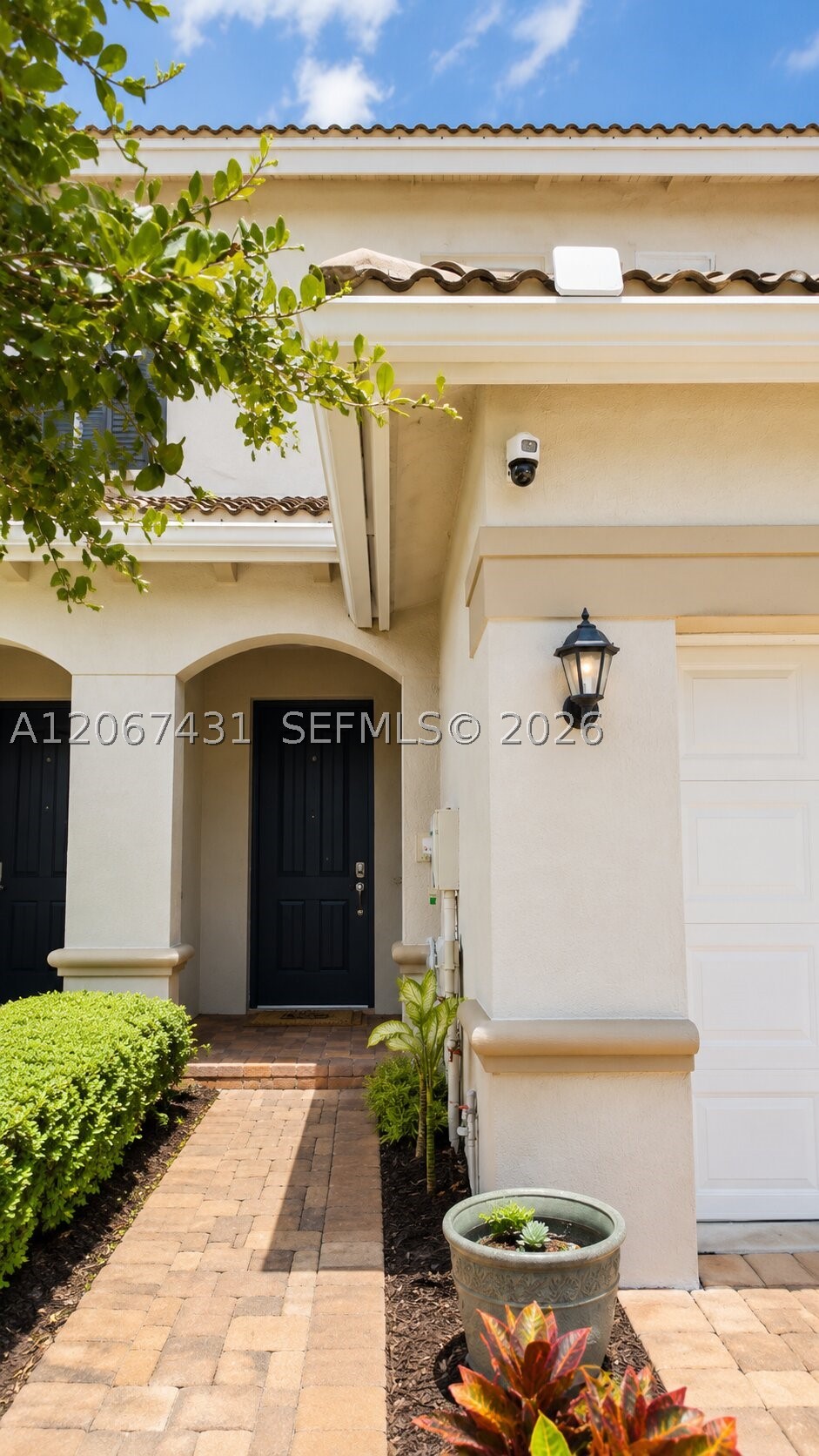 1127 Vermilion Dr Property Photo 37