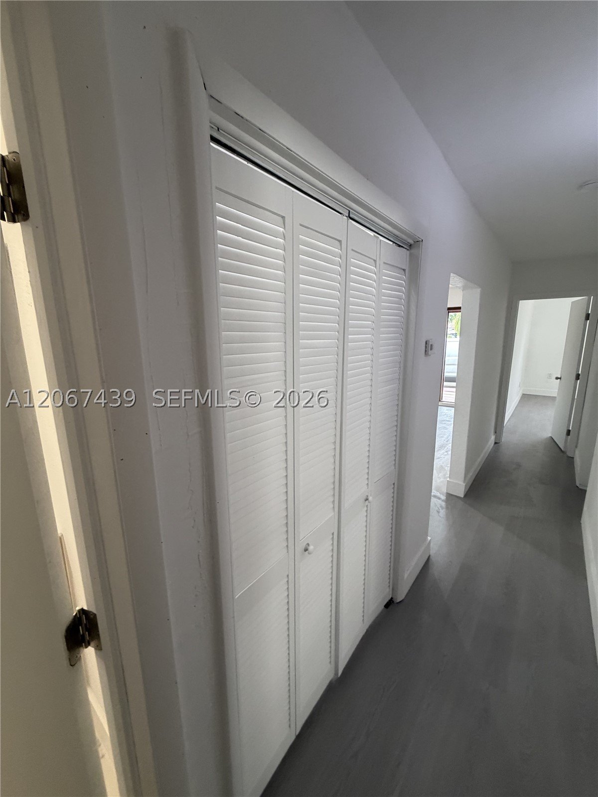 2424 Sw 21st Ter Main Property Photo 4