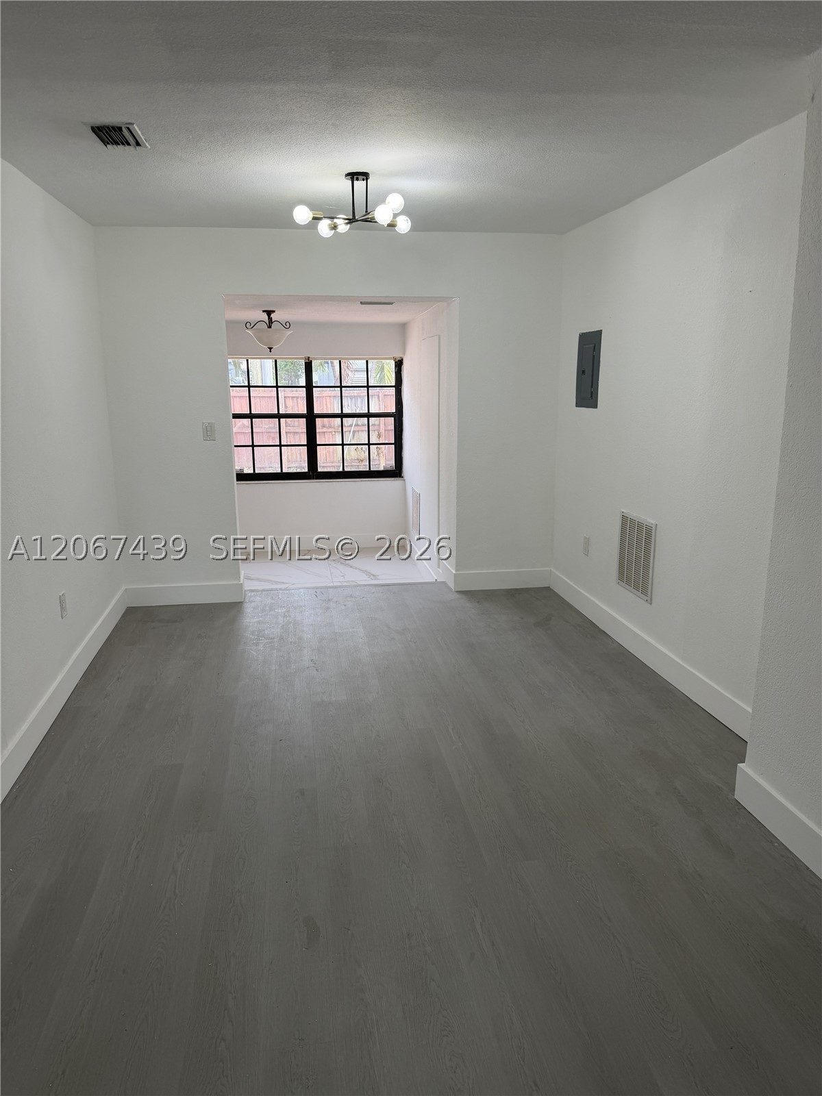 2424 Sw 21st Ter Main Property Photo 12