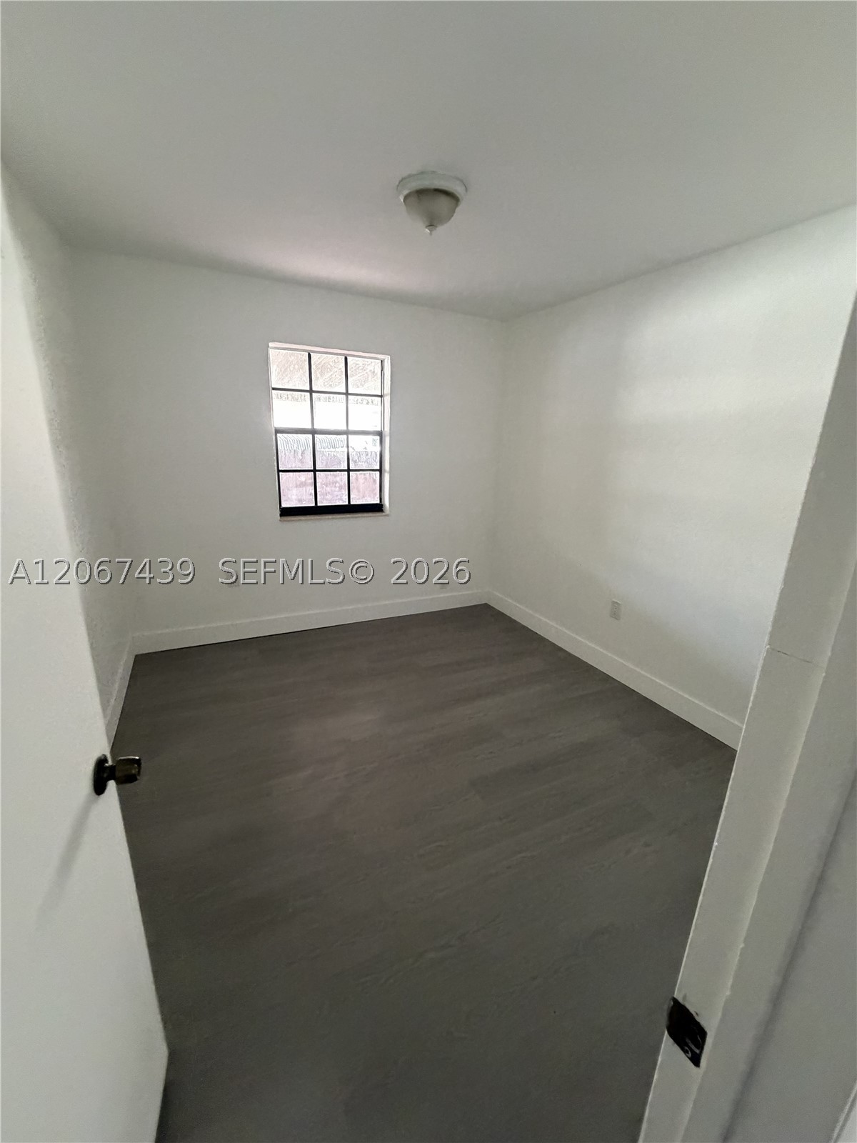 2424 Sw 21st Ter Main Property Photo 13
