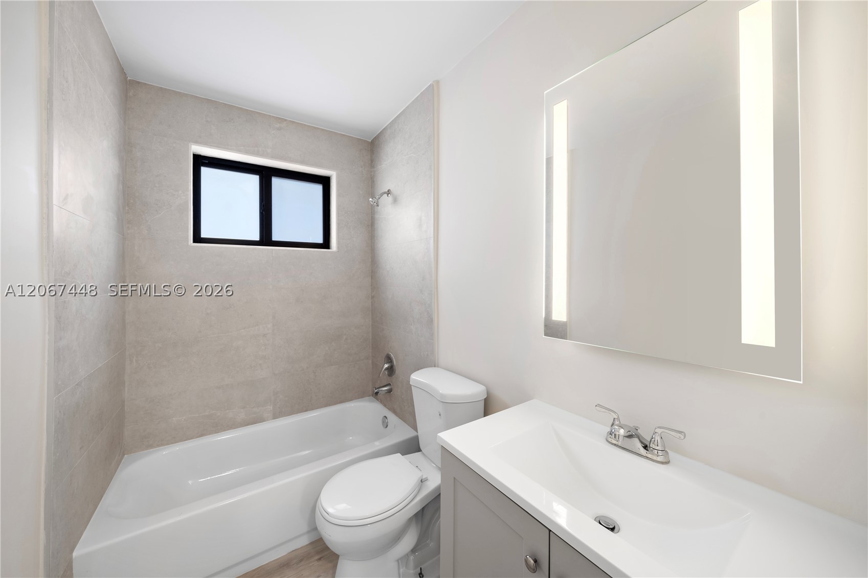 1345 W 28th St 5 Property Photo 20
