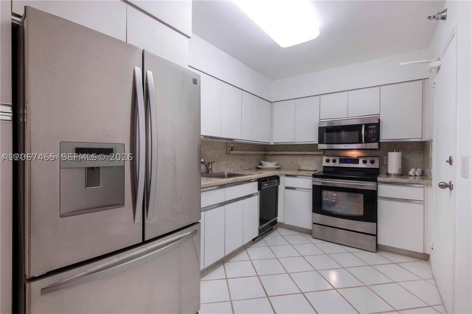 10185 Collins Ave 1416 Property Photo 8