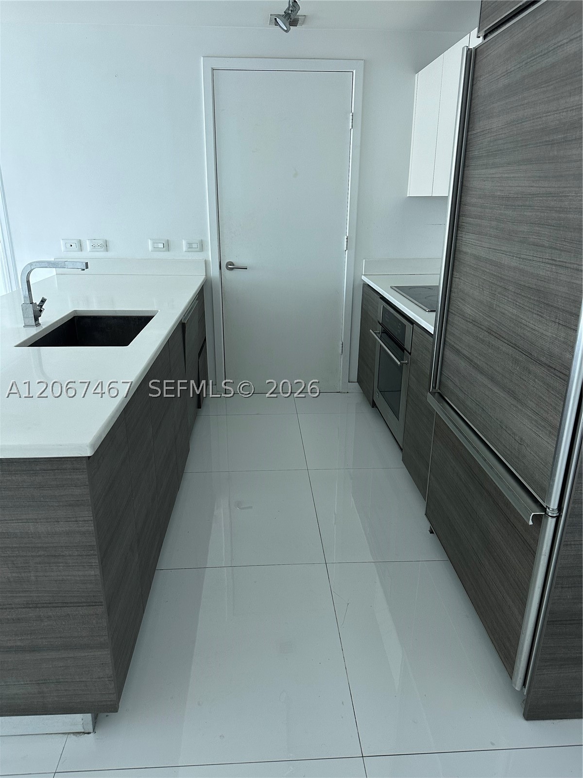 1100 S Miami Ave 2708 Property Photo 4