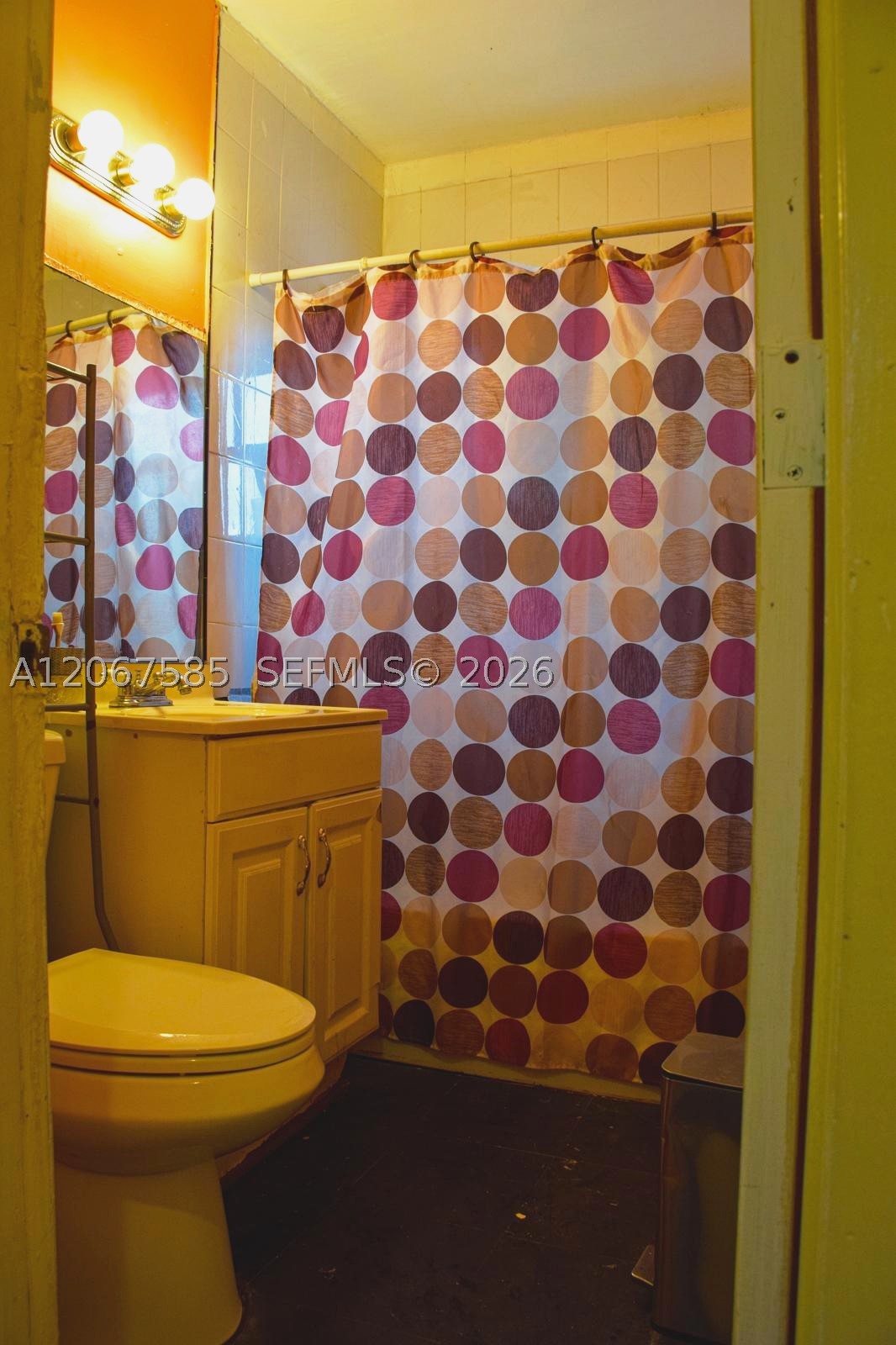 371 W 47th St Property Photo 14