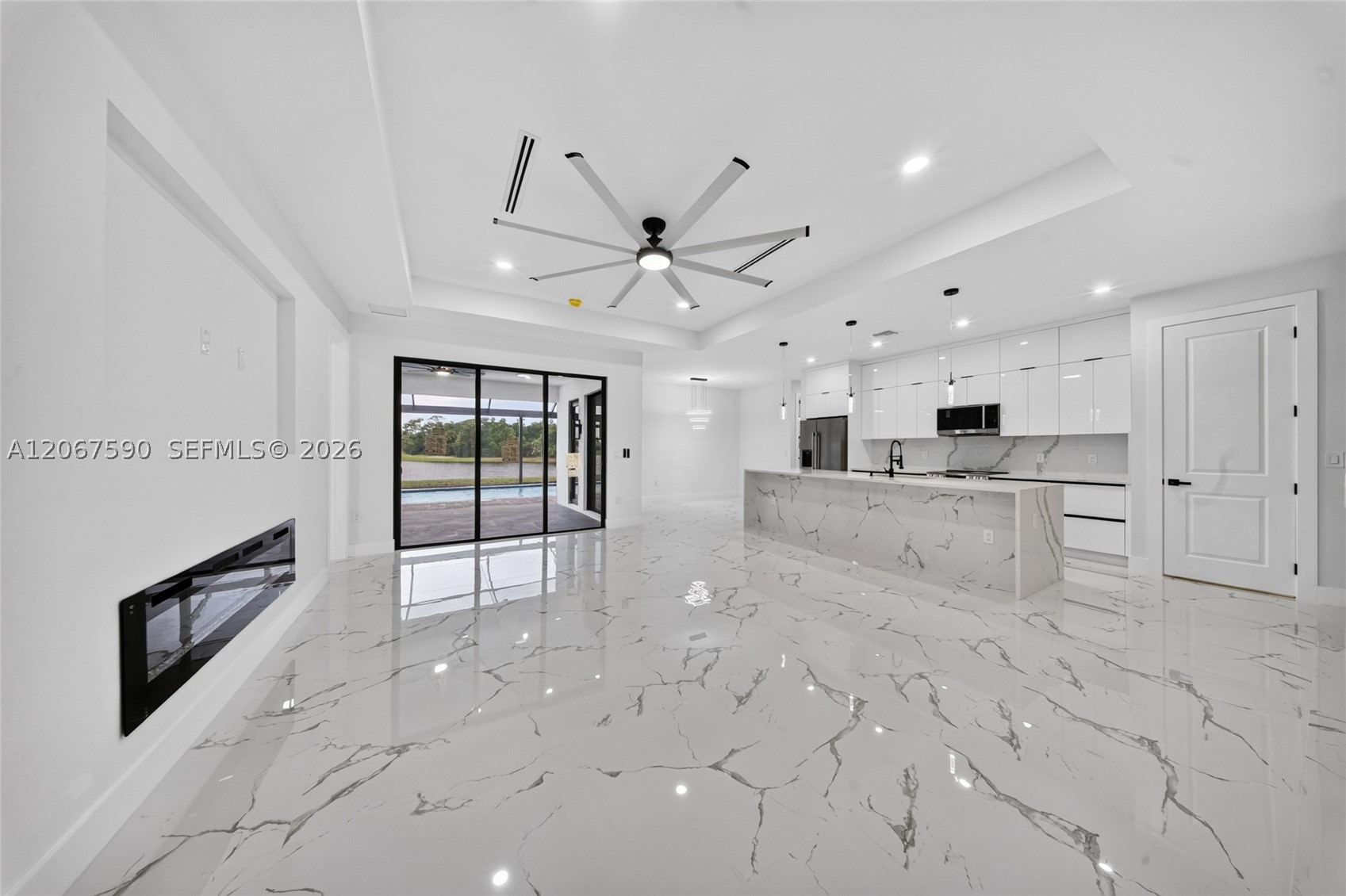 1937 Razorbill Ln Property Photo 2