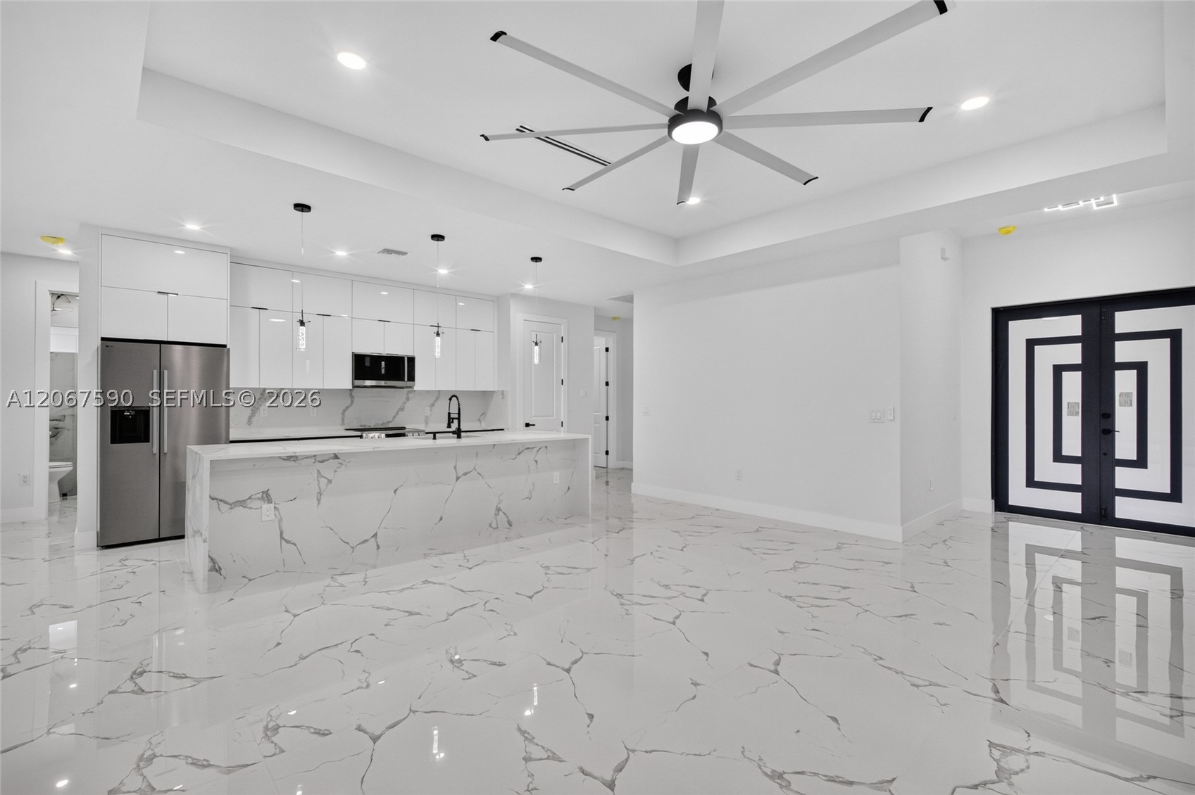 1937 Razorbill Ln Property Photo 5