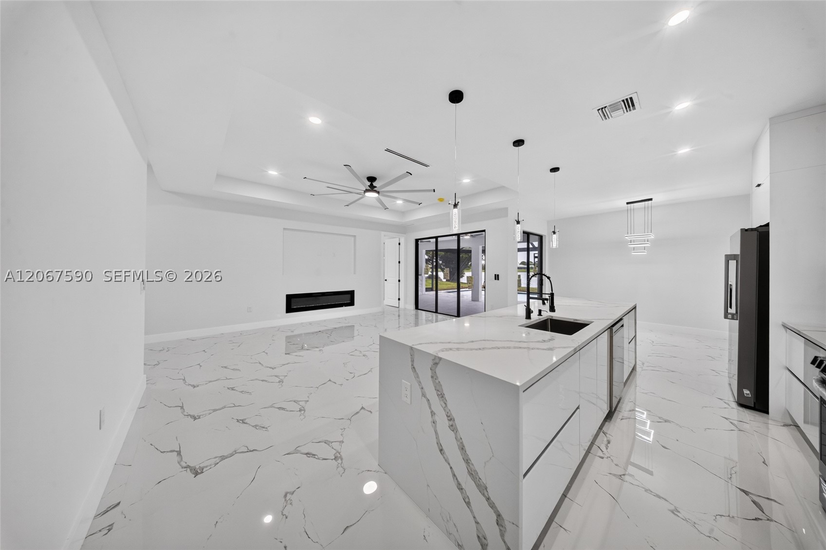 1937 Razorbill Ln Property Photo 8