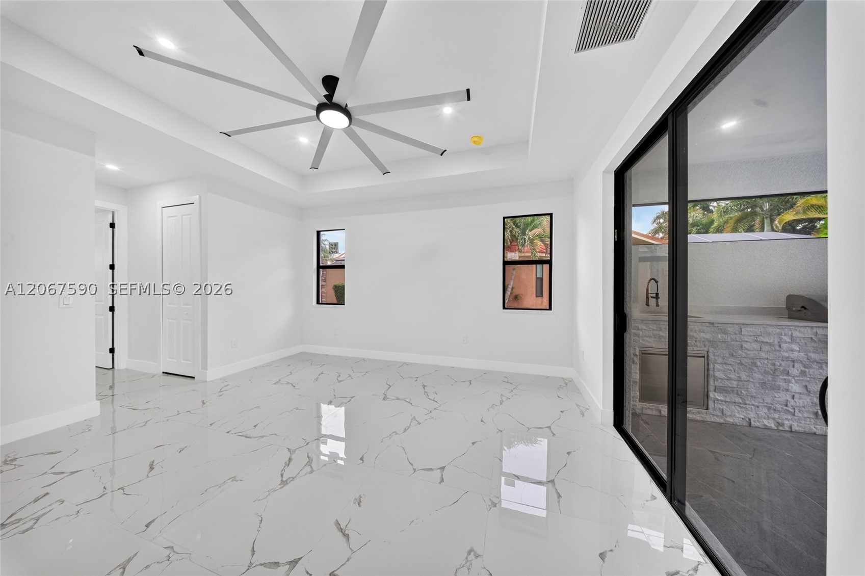 1937 Razorbill Ln Property Photo 9