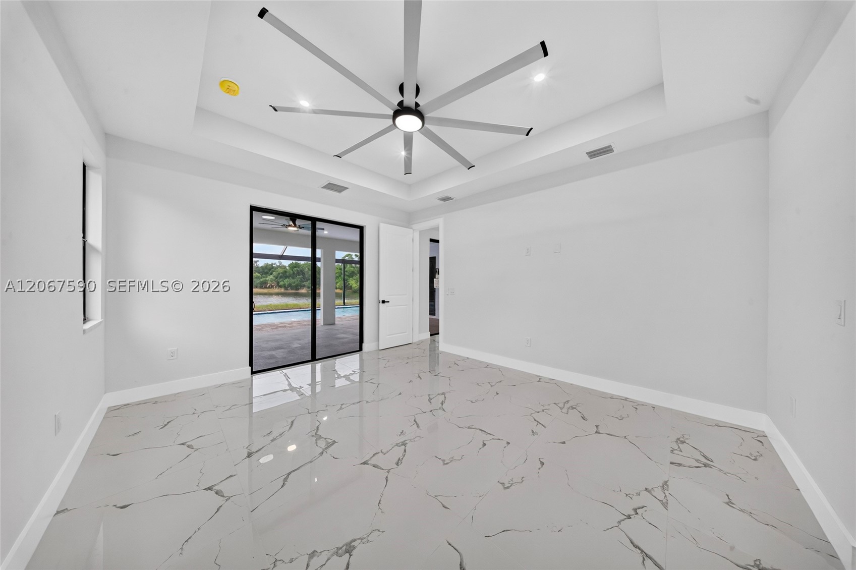 1937 Razorbill Ln Property Photo 11