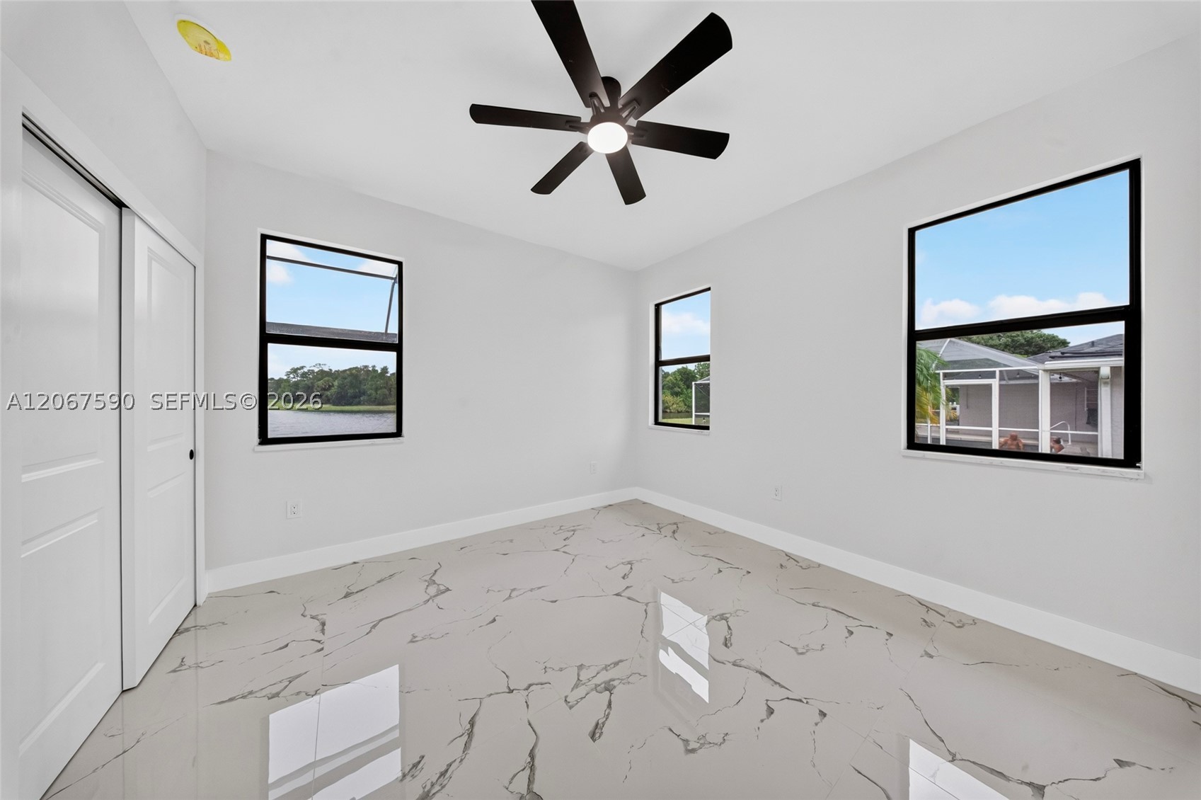 1937 Razorbill Ln Property Photo 14