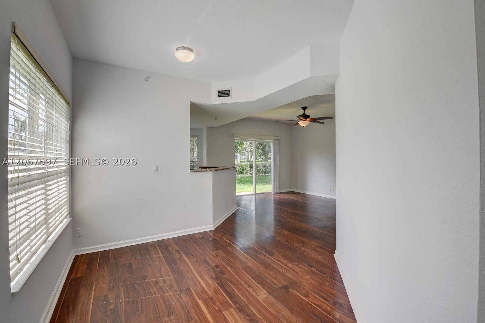 1811 Ne 5th St 1501 Property Photo 4