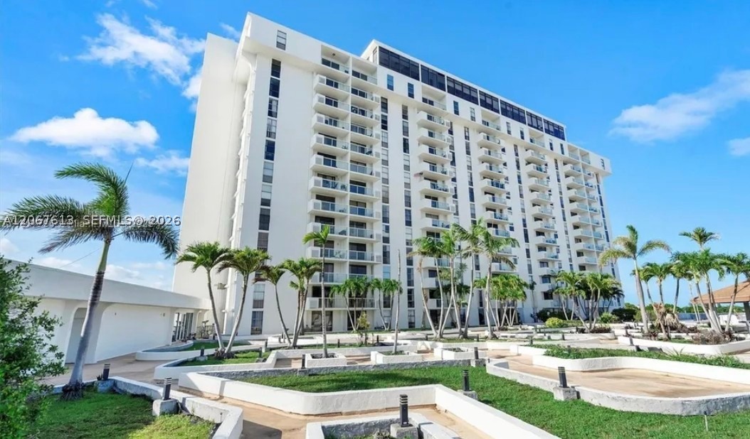 13499 Biscayne Blvd Ph1712 Property Photo 2