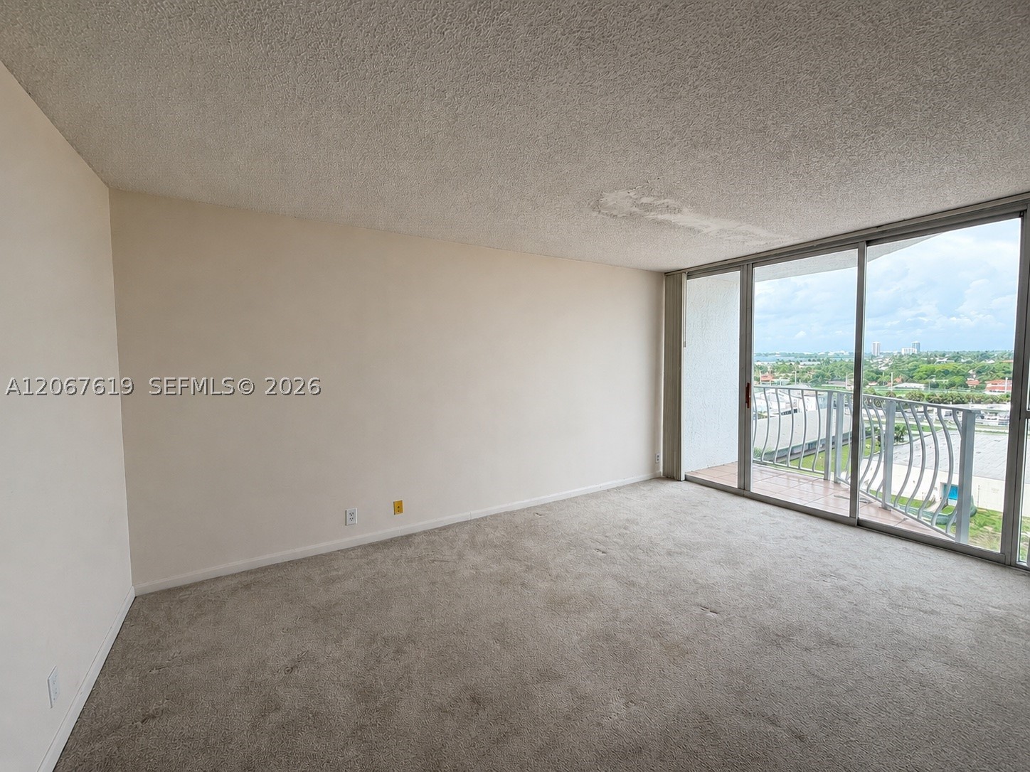 7601 E Treasure Dr 902 Property Photo 8