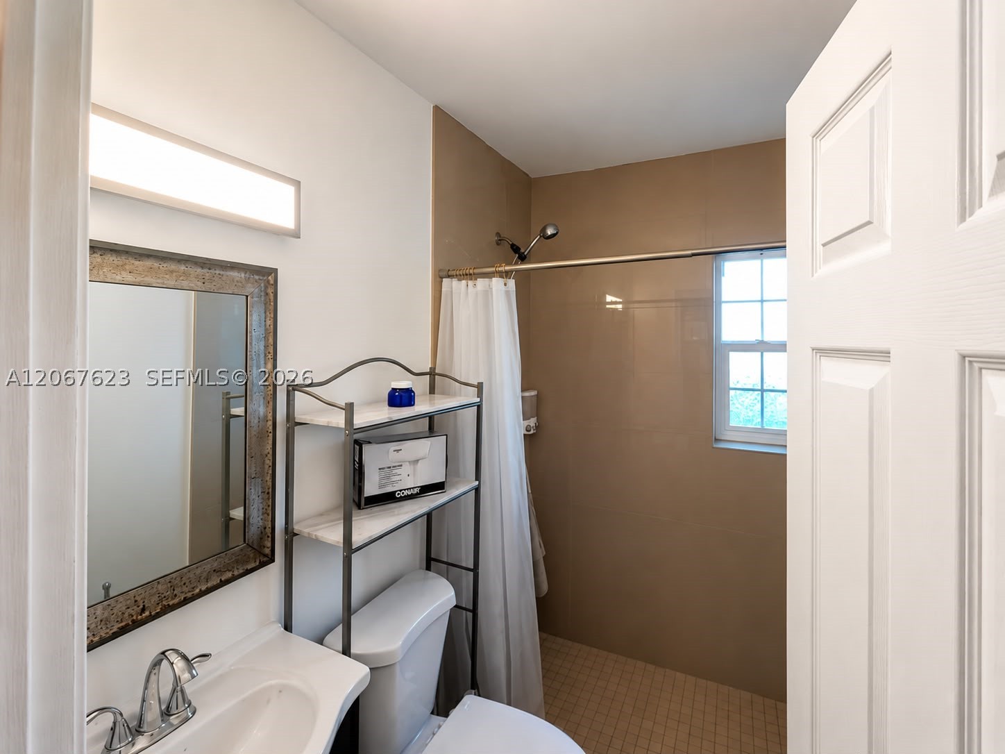 1639 Hayes St 1 Property Photo 8