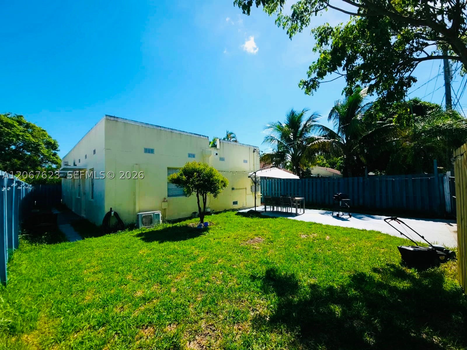 1639 Hayes St 1 Property Photo 10