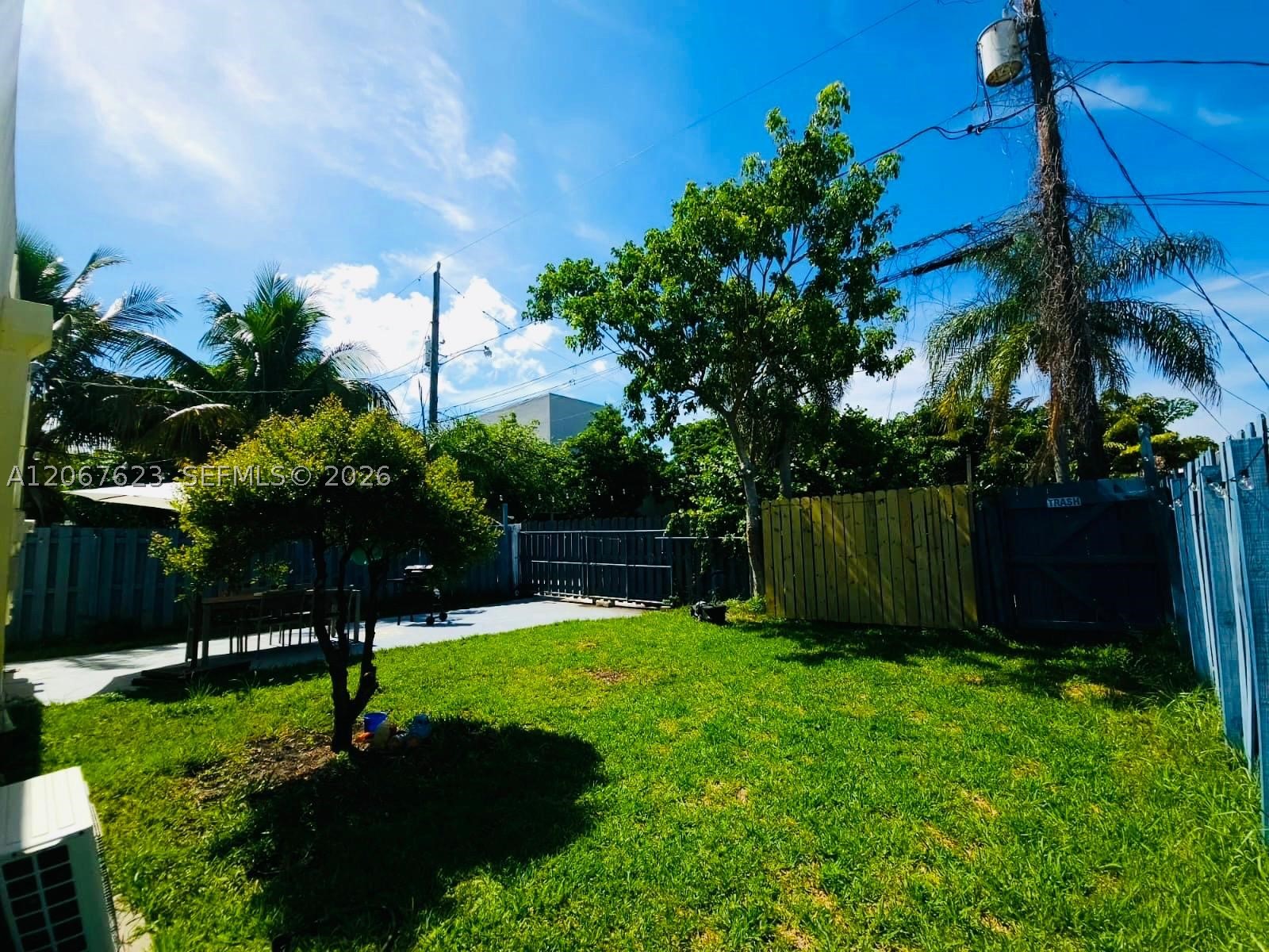 1639 Hayes St 1 Property Photo 11