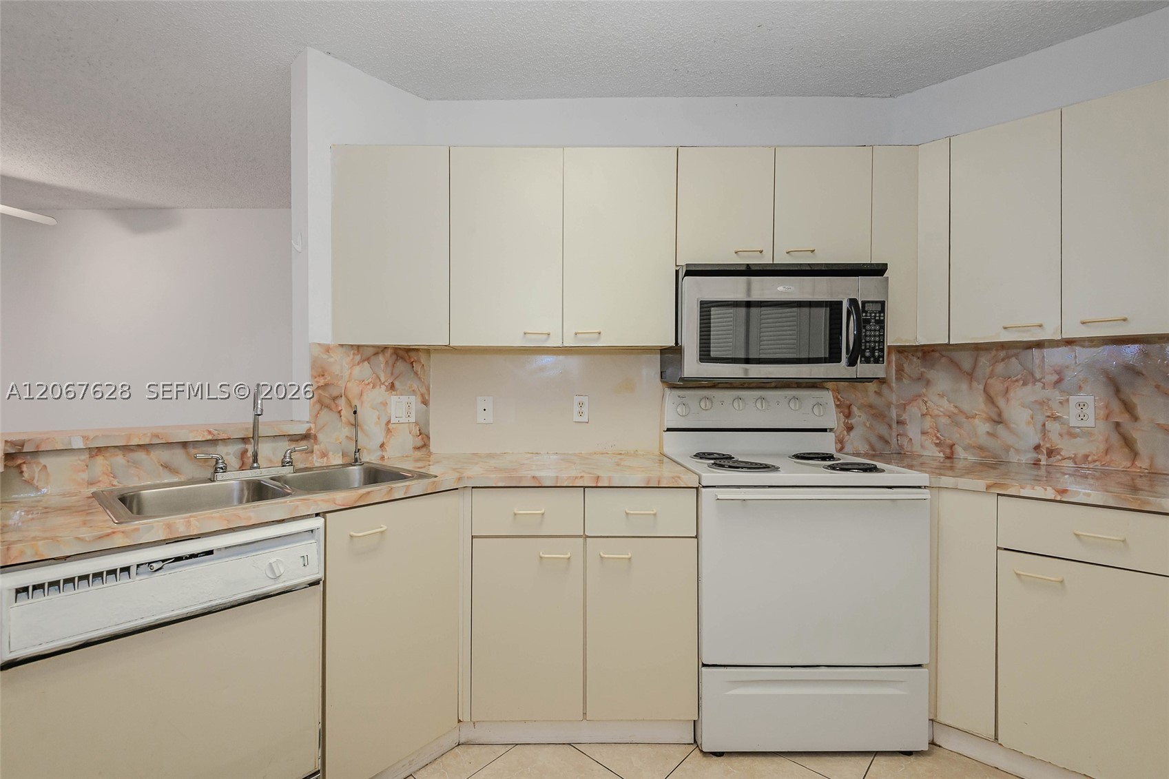 6272 Nw 186th St 106 Property Photo 14