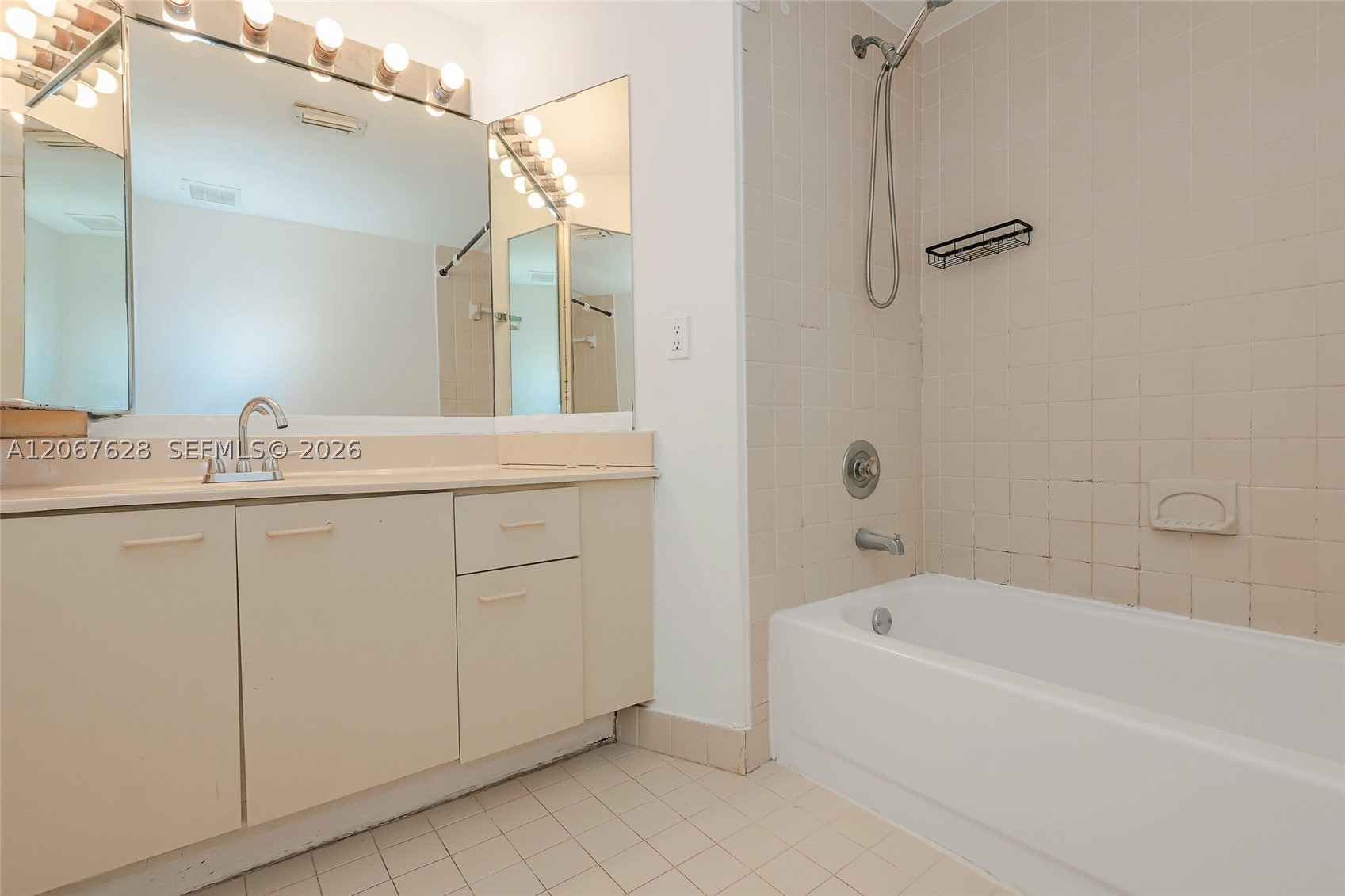 6272 Nw 186th St 106 Property Photo 19