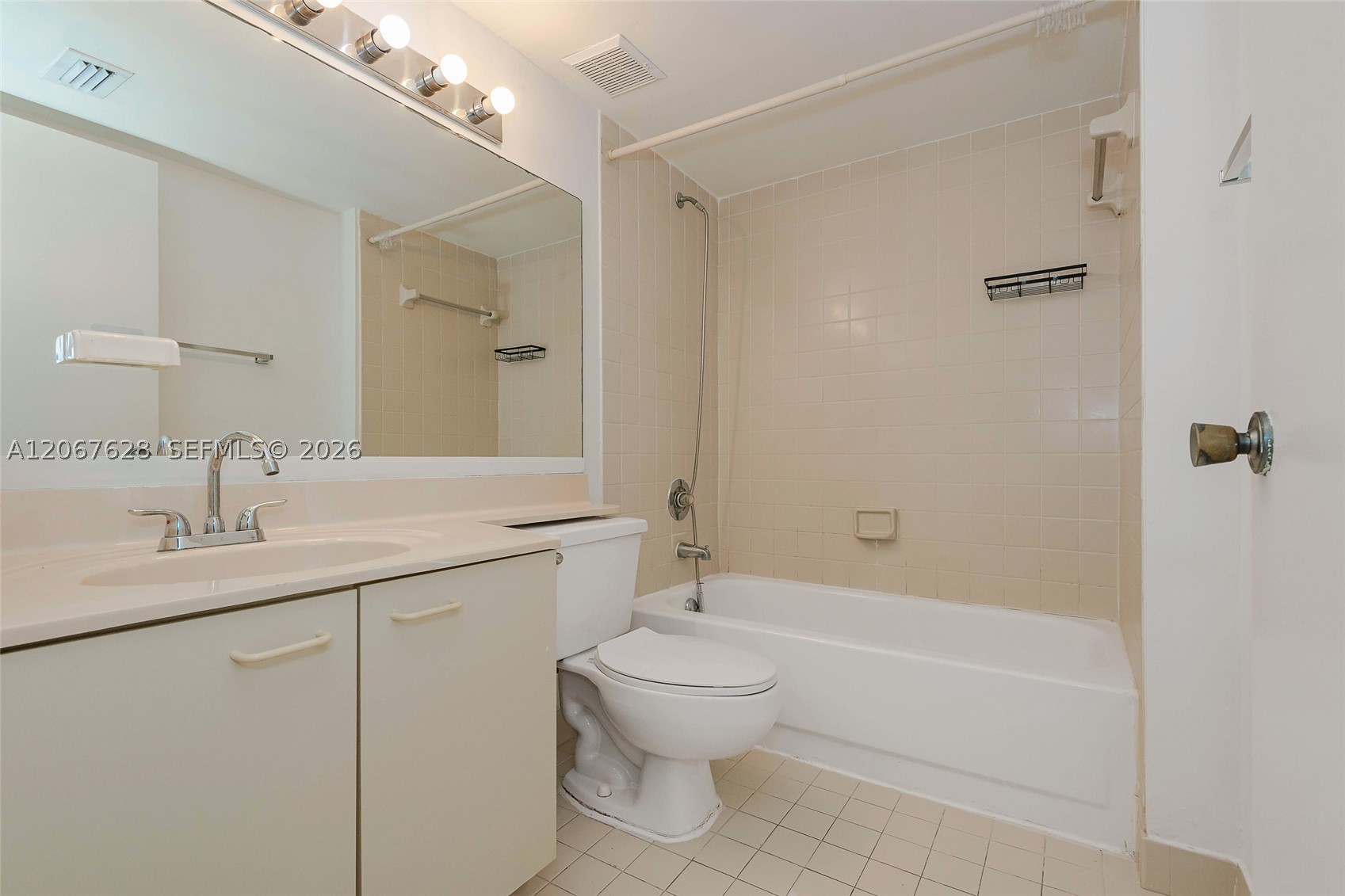 6272 Nw 186th St 106 Property Photo 23