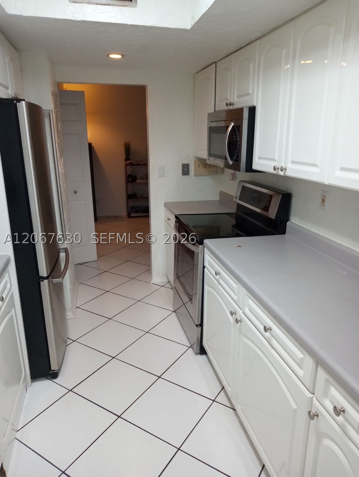 2700 Riverside Dr 108-b Property Photo 4