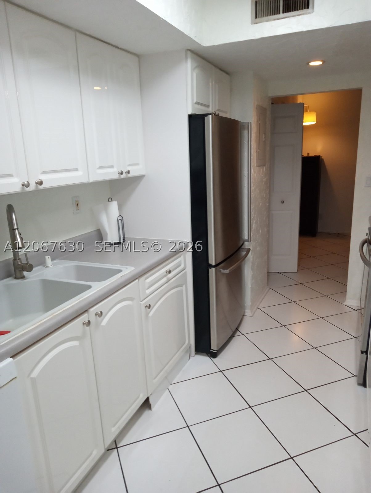 2700 Riverside Dr 108-b Property Photo 5