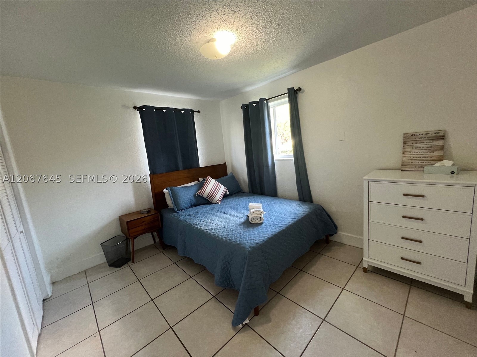 458 SW 10th St 4 Property Photo 1