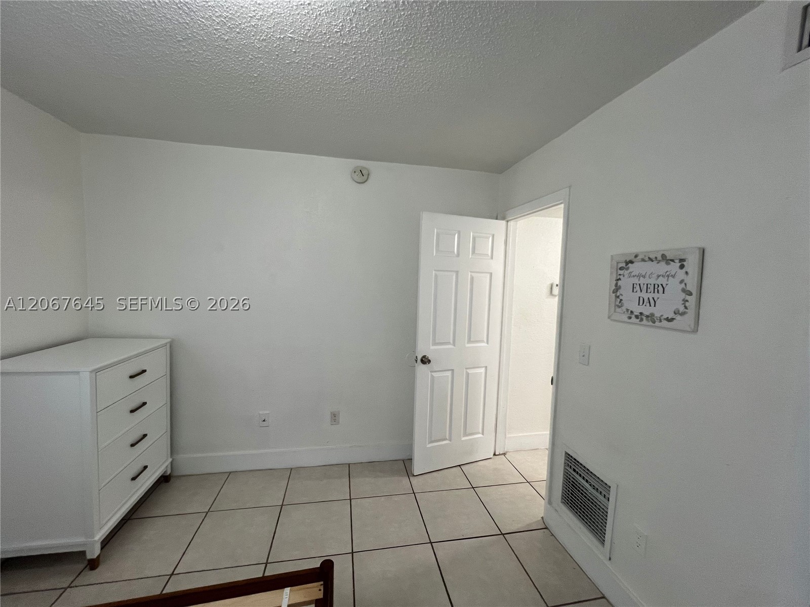 458 Sw 10th St 4 Property Photo 5