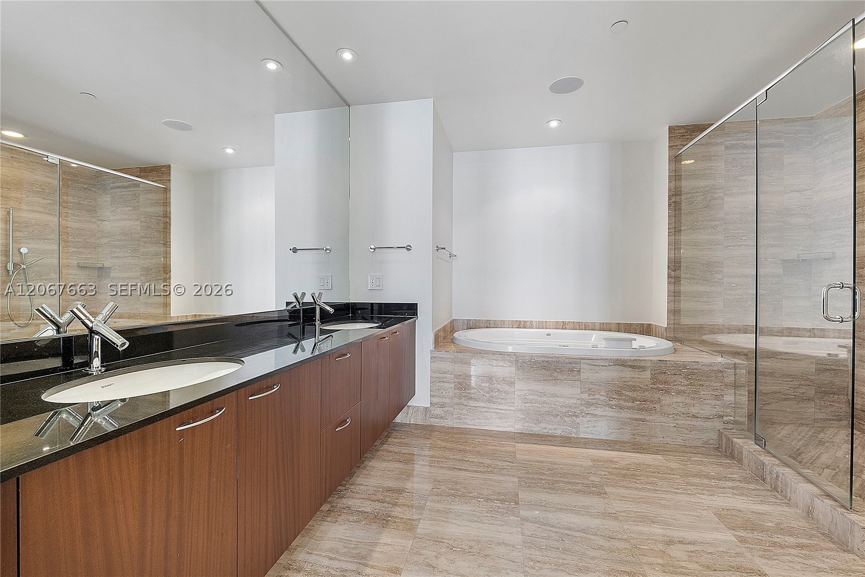 15811 Collins Ave 902 Property Photo 40
