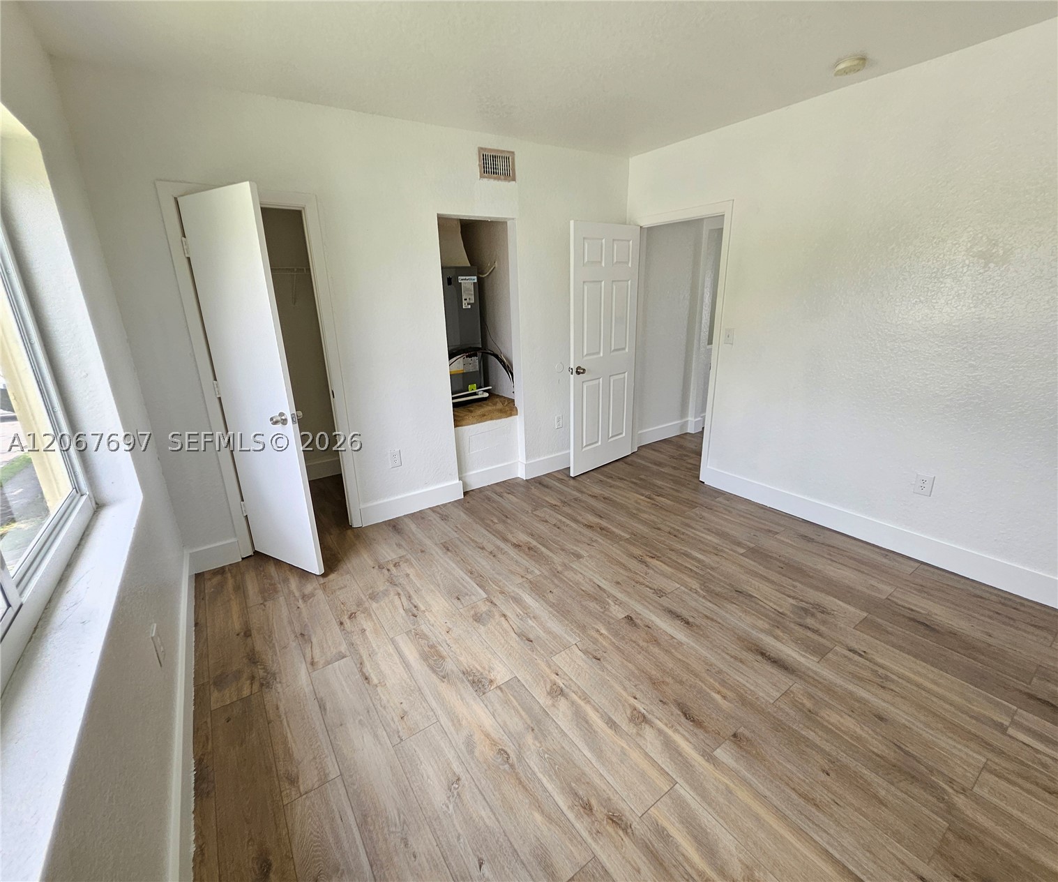 A12067697 Property Photo 34
