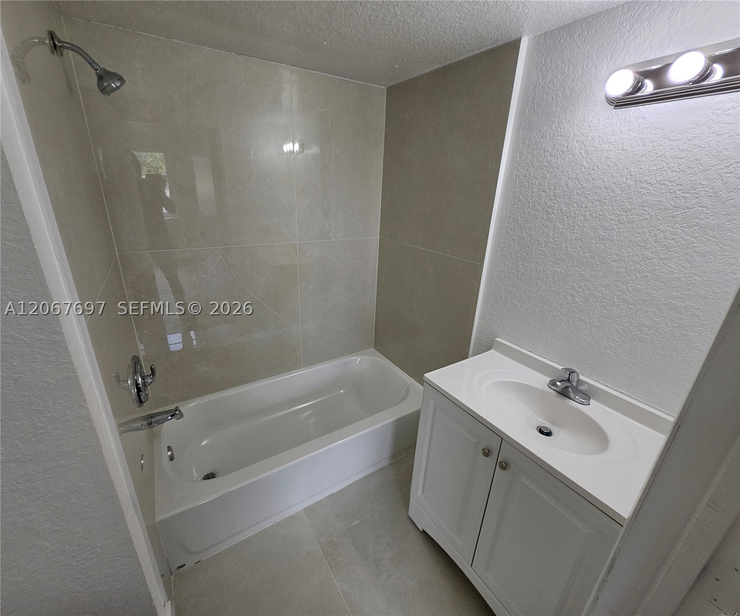 A12067697 Property Photo 41