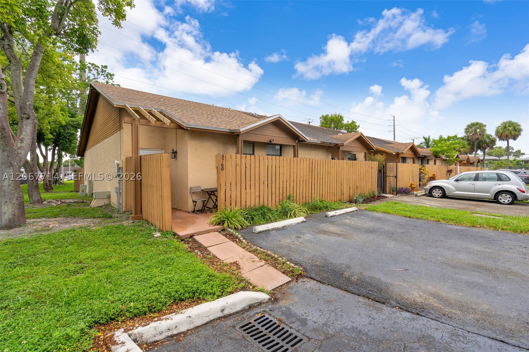 6760 Nw 186th Ter Property Photo 4