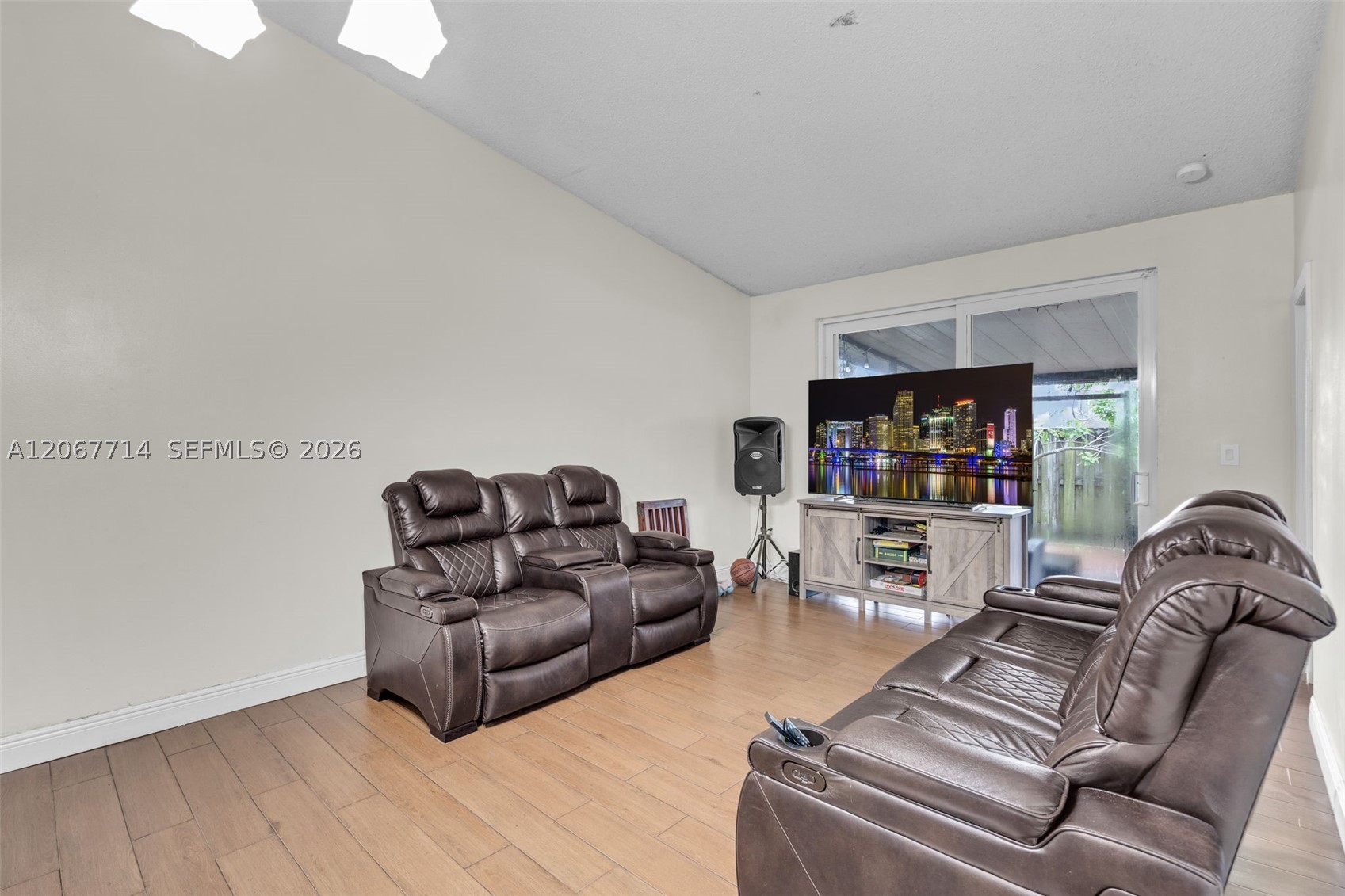 6760 Nw 186th Ter Property Photo 10