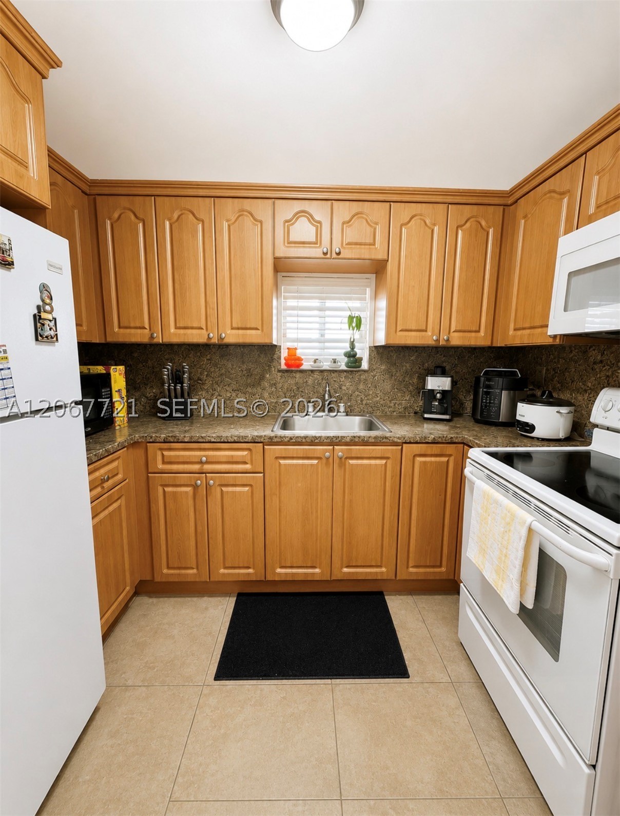 5611 W 25th Ct 8a Property Photo 8